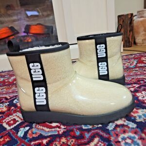 UGG Women's Classic Clear Mini Boot Creme White Wool Ankle Boot House Shoes US9